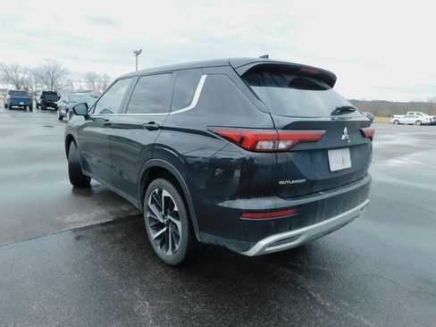 Used 2024 Mitsubishi Outlander SE image 9