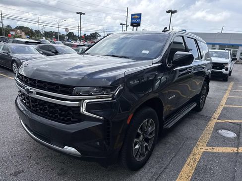 Used 2024 Chevrolet Tahoe LS RWD image 4