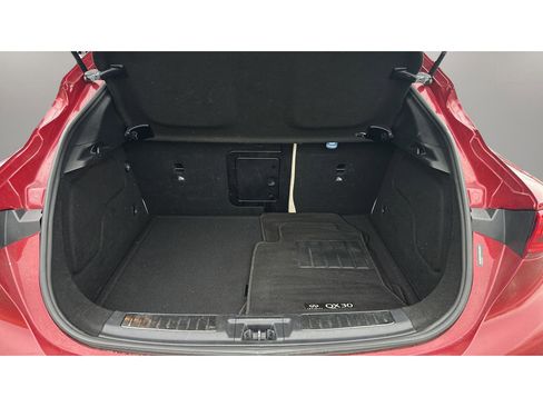 Used 2018 INFINITI QX30 Premium w/ Navigation Package FWD image 20