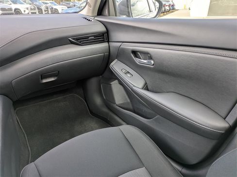 Used 2025 Nissan Sentra SV image 17