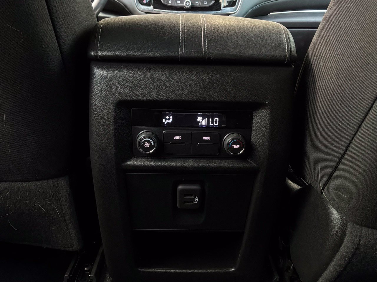 Used 2023 Chevrolet Traverse LT FWD image 14