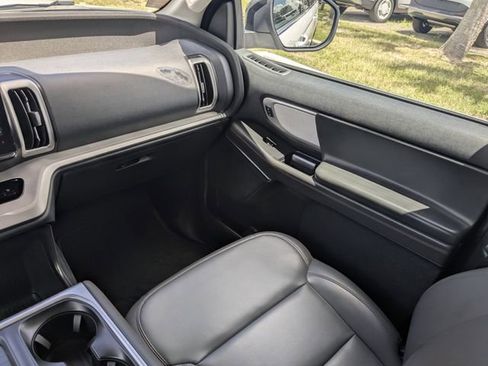 Used 2025 Ford Expedition Active AWD/4WD image 26