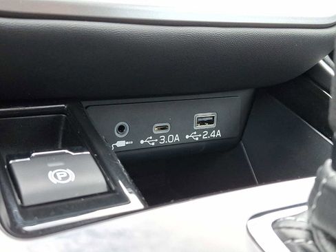 Certified 2025 Subaru Legacy Limited image 25