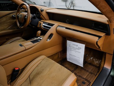 Used 2021 Lexus LC 500 Coupe w/ Performance Package image 19