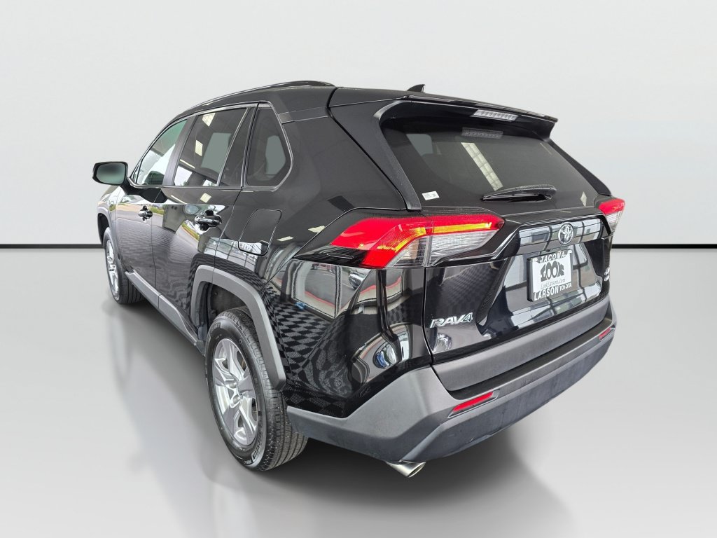 Used 2025 Toyota RAV4 XLE AWD/4WD image 3