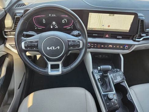 Used 2025 Kia Sportage EX image 27