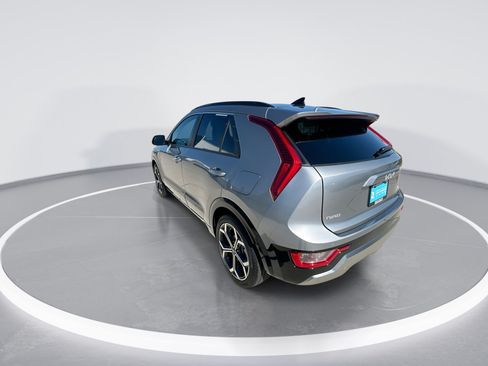Used 2023 Kia Niro EX Touring FWD image 6