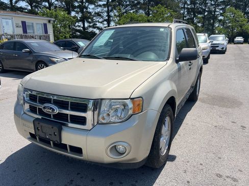Used 2012 Ford Escape XLT FWD image 1