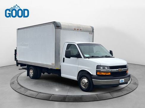 Used 2017 Chevrolet Express 3500 w/ Chrome Appearance Package image 7