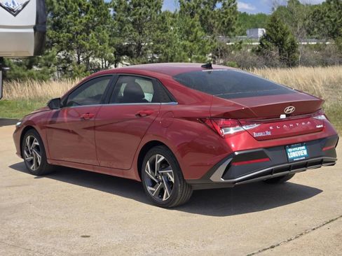 New 2026 Hyundai Elantra Limited FWD image 3