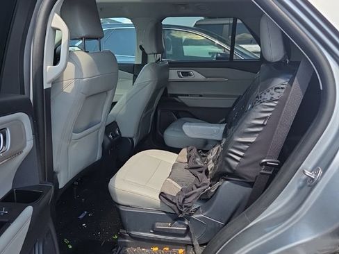 Used 2025 Ford Explorer Active w/ Active Comfort Package AWD/4WD image 9