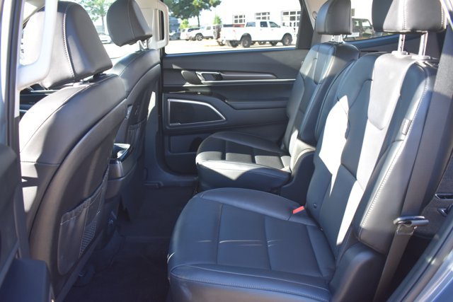 Used 2025 Kia Telluride S FWD image 14