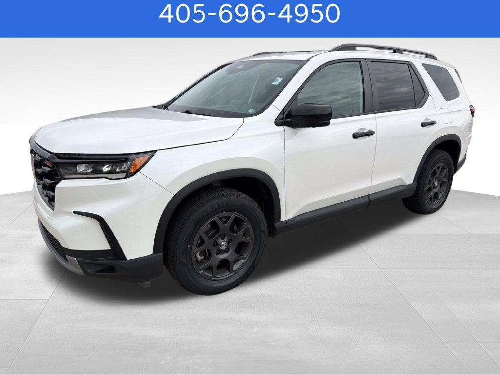 Used 2025 Honda Pilot TrailSport image 1