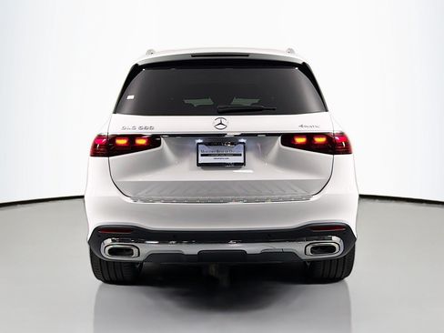 New 2026 Mercedes-Benz GLS 580 4MATIC image 3