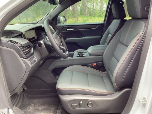 New 2026 GMC Acadia AT4 w/ Luxury Package AWD/4WD image 14