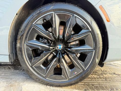 Used 2023 BMW 760i xDrive w/ Parking Assistance Package image 33