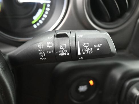 Used 2023 Jeep Wrangler Unlimited w/ Sun & Screen Package AWD/4WD image 18