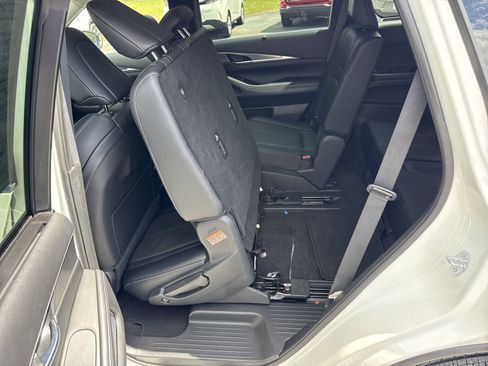 Used 2023 INFINITI QX60 Luxe w/ Cargo Package FWD image 11