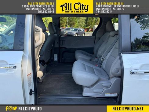 Used 2015 Toyota Sienna XLE Premium FWD image 15