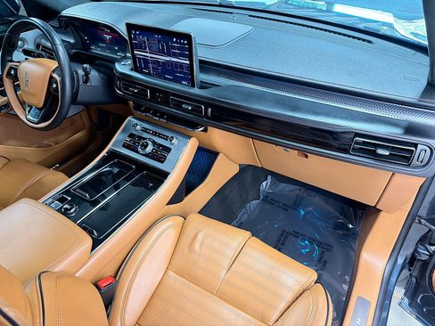 Used 2024 Lincoln Aviator Black Label w/ Class IV Trailer Tow Package image 15