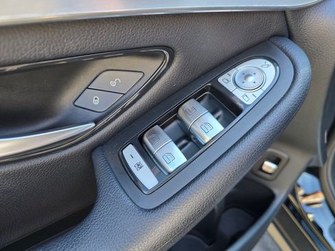 Used 2019 Mercedes-Benz GLC 300 4MATIC image 50