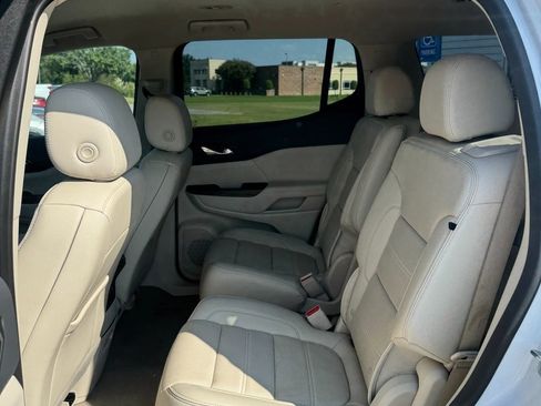 Used 2023 GMC Acadia Denali w/ Denali Technology Package image 11