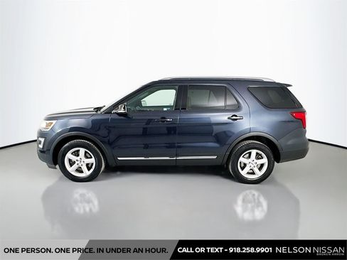 Used 2017 Ford Explorer XLT w/ Equipment Group 202A image 8