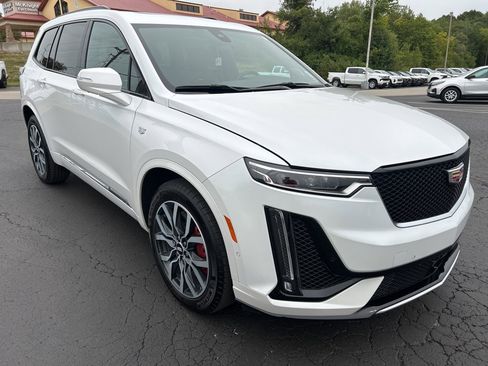 Used 2024 Cadillac XT6 Sport w/ Platinum Package image 8