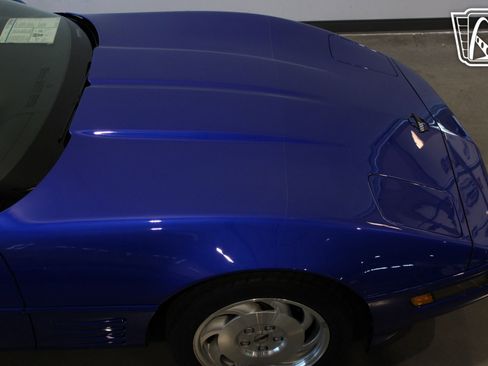 Used 1994 Chevrolet Corvette Coupe RWD image 31