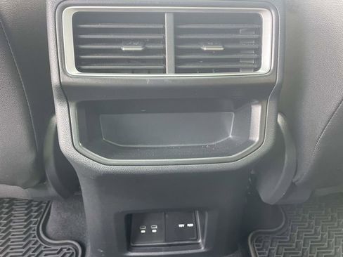 Used 2025 Volkswagen Atlas Cross Sport SE w/ Panoramic Sunroof Package image 11