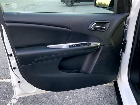 Used 2014 Dodge Journey American Value Package w/ Flexible Seating Group image 20