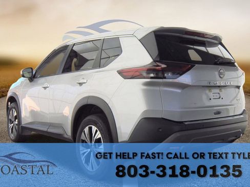 Used 2023 Nissan Rogue SV image 3