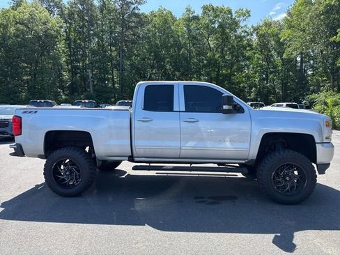 Used 2017 Chevrolet Silverado 1500 LT w/ All Star Edition AWD/4WD image 6