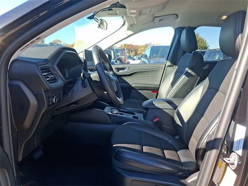 New 2025 Ford Escape SE image 6
