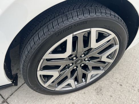 Used 2025 Ford Expedition Platinum w/ Platinum Ultimate Package image 10