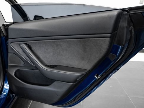 Used 2018 Tesla Model 3 Long Range image 42