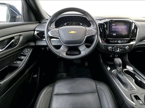 Used 2023 Chevrolet Traverse LT w/ LT Premium Package FWD image 6