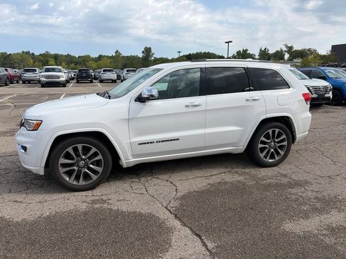 Used 2017 Jeep Grand Cherokee Overland AWD/4WD image 8
