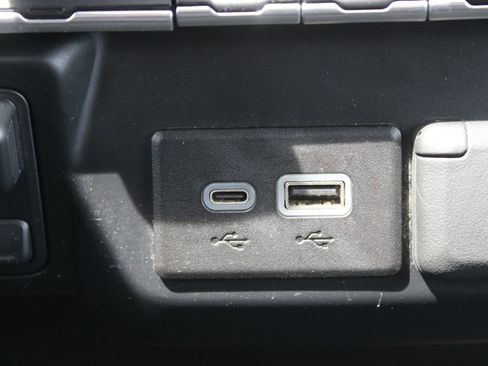 Used 2023 Chevrolet Silverado 2500 LT AWD/4WD image 43