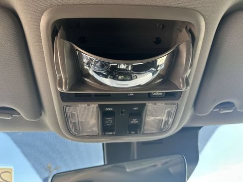 Used 2022 Honda Pilot Touring image 40