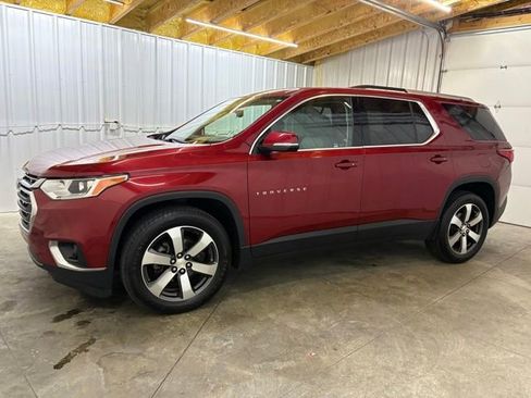 Used 2018 Chevrolet Traverse LT w/ LPO, Floor Liner Package AWD/4WD image 4