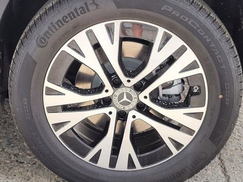 Certified 2025 Mercedes-Benz GLB 250 4MATIC image 7