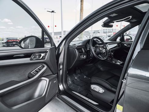 Used 2022 Porsche Macan S AWD/4WD image 18