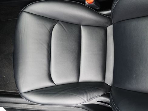 Used 2021 Tesla Model Y Long Range image 9