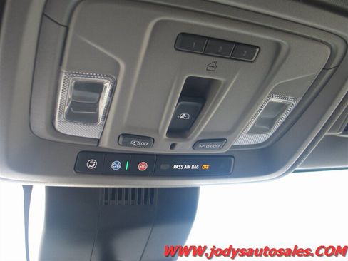 Used 2023 GMC Sierra 1500 Elevation w/ Preferred Package AWD/4WD image 17