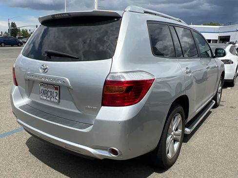 Used 2010 Toyota Highlander Limited AWD/4WD image 4