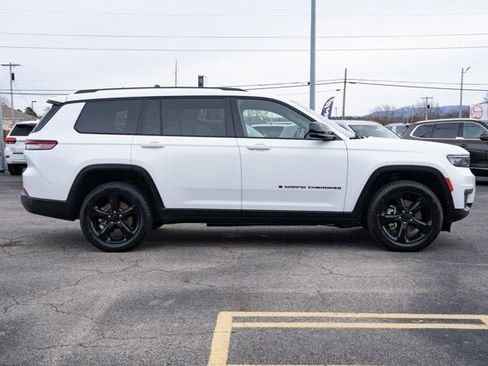 Certified 2023 Jeep Grand Cherokee L Laredo image 6