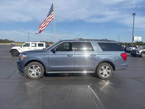 Used 2022 Ford Expedition Max XLT AWD/4WD image 2