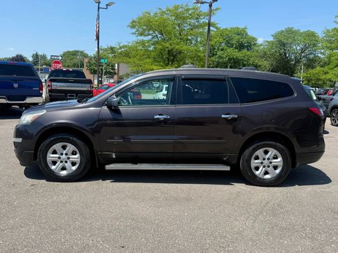 Used 2017 Chevrolet Traverse LS w/ LPO, 'HIT The Road' Package AWD/4WD image 8