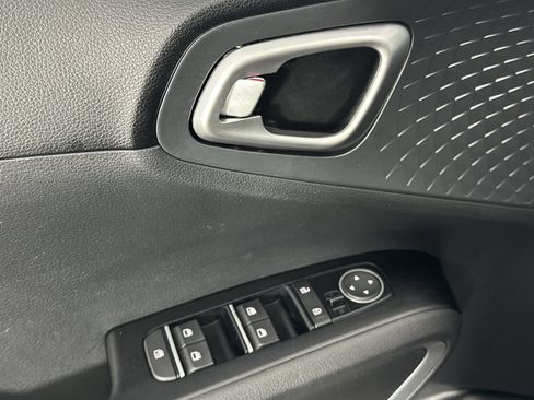 Used 2020 Kia Soul EX FWD image 13